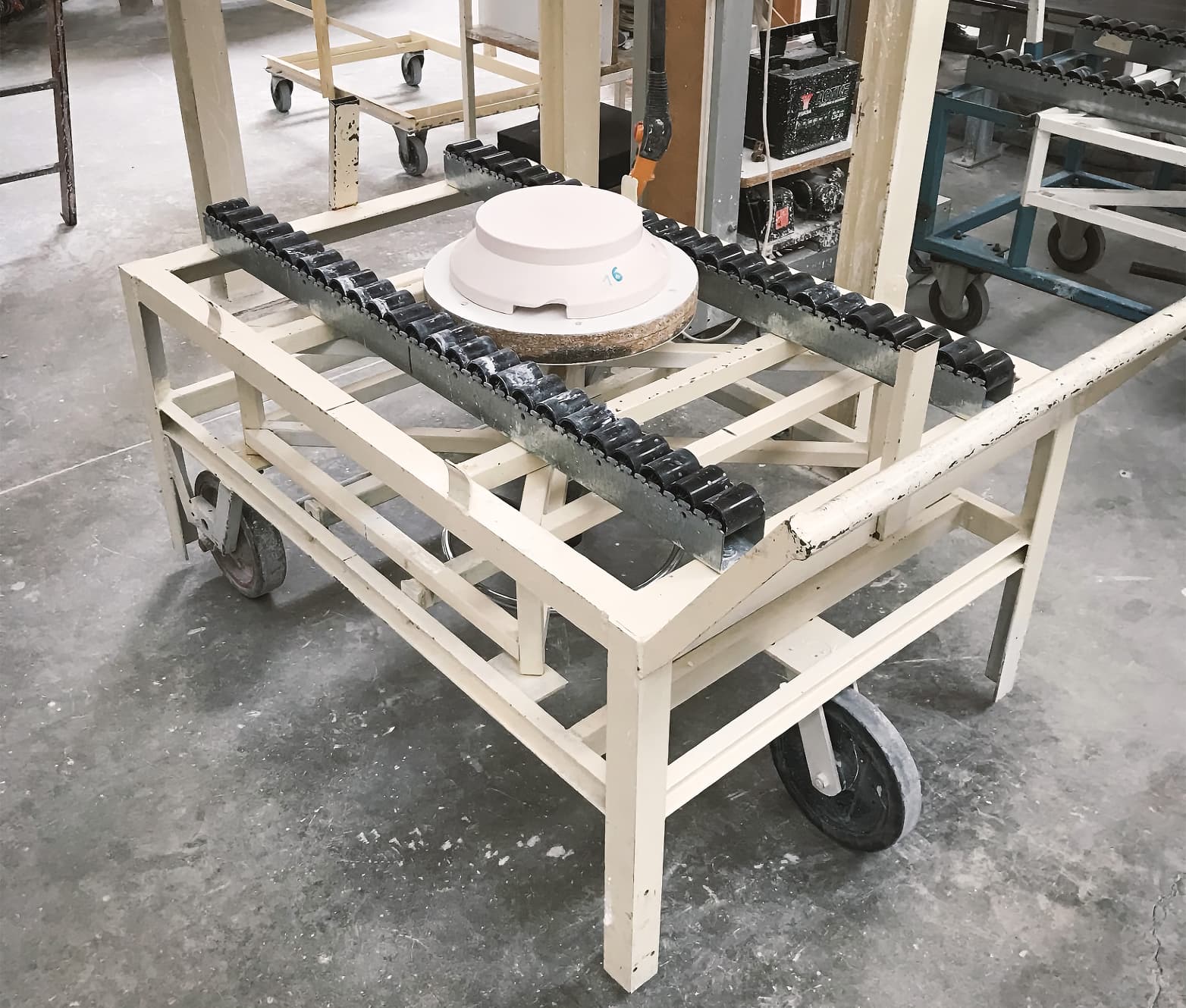 Conception d'un chariot ergonomique pour le coulage de pièces céramiques